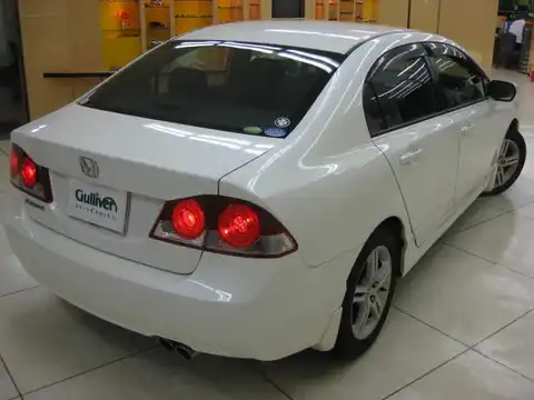 カタログ画像：シビック （CIVIC） １．８Ｓ 2005年9月 DBA-FD1 1800cc プレミアムホワイト・パール 燃費17.0km / l 外装