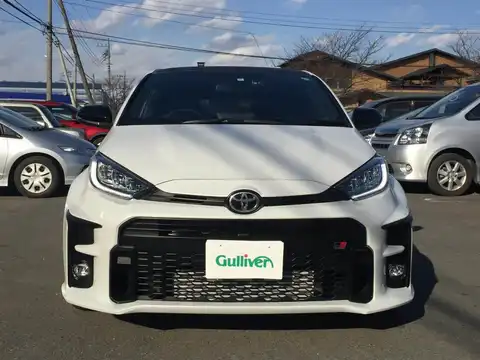 カタログ画像：ＧＲヤリス （GR YARIS） ＲＺ ハイパフォーマンス 2020年9月 4BA-GXPA16 1600cc プラチナホワイトパールマイカ 燃費13.6km / l フロント