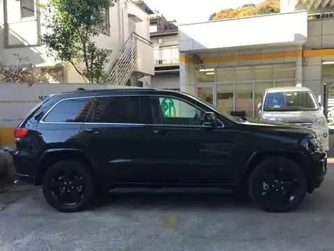 カタログ画像：ジープ・グランドチェロキー （JEEP GRAND CHEROKEE） アルティテュード 2015年7月 ABA-WK36TA 3600cc ブリリアントブラッククリスタルパールコート 燃費8.6km / l 外装