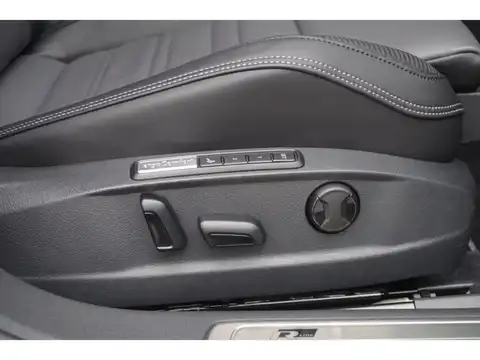 カタログ画像：パサートヴァリアント （PASSAT VARIANT） ２．０ＴＳＩ Ｒライン 2016年9月 ABA-3CCHH 2000cc ピュアホワイト 燃費15.0km / l 内装