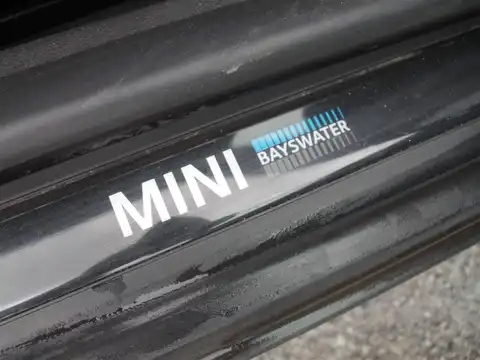 カタログ画像：ＭＩＮＩ （MINI） クーパーＳ ベイズウオーター 2012年9月 DBA-SV16 1600cc カイト・ブルー 燃費17.8km / l 内装