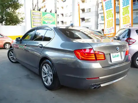 カタログ画像：５シリーズ （5 SERIES） ５２３ｉ ハイラインパッケージ 2010年7月 DBA-FP25 2500cc スペース・グレー・メタリック 燃費11.2km / l バック