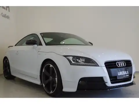 カタログ画像：ＴＴクーペ （TT COUPE） １．８ＴＦＳＩ Ｓラインコンペティション 2014年2月 ABA-8JCDA 1800cc グレイシアホワイトメタリック 燃費14.2km / l メイン（その他）