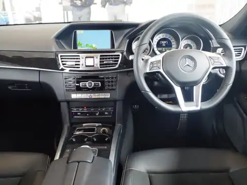 カタログ画像：Ｅクラスステーションワゴン （E-CLASS STATIONWAGON） Ｅ２５０ ステーションワゴン アバンギャルド 2013年5月 RBA-212236C 2000cc ポーラーホワイト（Ｓ） 燃費15.5km / l 内装