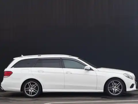 カタログ画像：Ｅクラスステーションワゴン （E-CLASS STATIONWAGON） Ｅ２５０ ステーションワゴン アバンギャルド 2013年5月 RBA-212236C 2000cc ポーラーホワイト（Ｓ） 燃費15.5km / l 外装