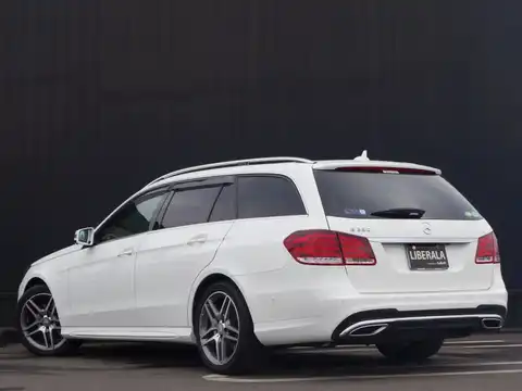 カタログ画像：Ｅクラスステーションワゴン （E-CLASS STATIONWAGON） Ｅ２５０ ステーションワゴン アバンギャルド 2015年4月 RBA-212236C 2000cc ポーラーホワイト（Ｓ） 燃費15.5km / l バック