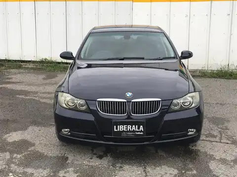 カタログ画像：３シリーズ （3 SERIES） ３３０ｉ 2005年9月 ABA-VB30 3000cc モナコ・ブルー（メタリック・カラー） 燃費9.3km / l フロント