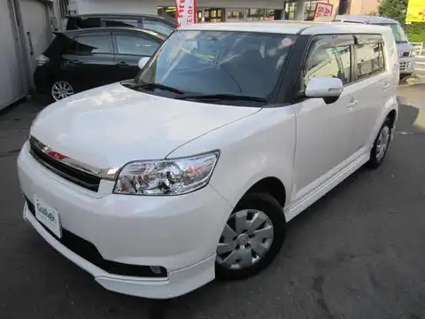 カタログ画像：カローラルミオン （COROLLA RUMION） ５０周年記念特別仕様車 １．８Ｓ オン ビー 2011年6月 DBA-ZRE154N 1800cc ホワイトパールクリスタルシャイン 燃費15.0km / l 外装