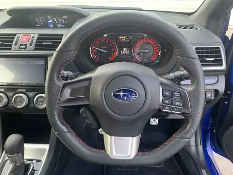 カタログ画像：ＷＲＸ Ｓ４ （WRX S4） ２．０ＧＴアイサイト 2016年5月 DBA-VAG 2000cc ＷＲブルー・パール 燃費13.2km / l 内装