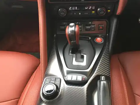 カタログ画像：ＧＴ－Ｒ （GT-R） ＧＴ－Ｒ プレミアムエディション 2019年6月 4BA-R35 3800cc ワンガンブルー（４ＲＰＭ） 燃費7.8km / l 内装