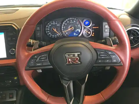 カタログ画像：ＧＴ－Ｒ （GT-R） ＧＴ－Ｒ プレミアムエディション 2019年6月 4BA-R35 3800cc ワンガンブルー（４ＲＰＭ） 燃費7.8km / l 内装