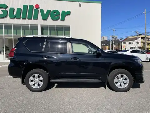 カタログ画像：ランドクルーザープラド （LAND CRUISER PRADO） ＴＸ 2022年8月 3BA-TRJ150W 2700cc ブラックorアティチュードブラックマイカ 燃費8.3km / l 外装
