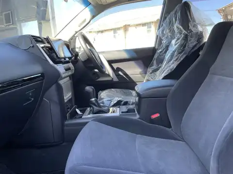 カタログ画像：ランドクルーザープラド （LAND CRUISER PRADO） ＴＸ 2022年8月 3BA-TRJ150W 2700cc ブラックorアティチュードブラックマイカ 燃費8.3km / l フロント