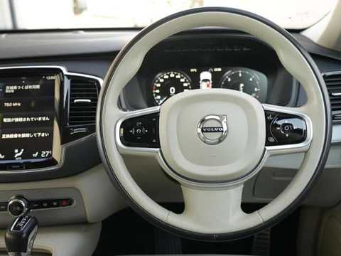 カタログ画像：ＸＣ９０ （XC90） Ｄ５ ＡＷＤ モーメンタム エアサスペンション装着車 2019年10月 3DA-LD4204TXCA 2000cc クリスタルホワイトパール 燃費13.6km / l 内装