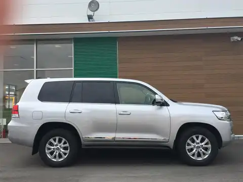 カタログ画像：ランドクルーザー （LAND CRUISER） ＡＸ 2015年8月 CBA-URJ202W 4600cc シルバーメタリック 燃費6.9km / l 外装