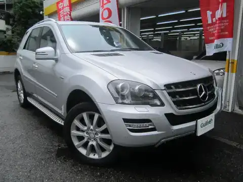 カタログ画像：Ｍクラス （M-CLASS） ＭＬ３５０ ブルーテック ４マチック 2010年11月 FDA-164125 3000cc パラジウムシルバー（Ｍ）orイリジウムシルバー（Ｍ） メイン（その他）