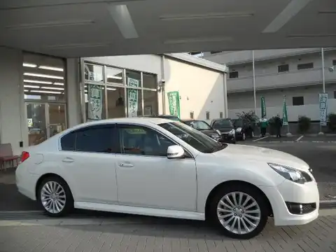 カタログ画像：レガシィＢ４ （LEGACY B4） ２．５ＧＴ 2010年5月 DBA-BM9 2500cc サテンホワイト・パール 燃費12.0km / l 外装