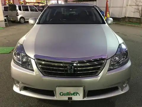 カタログ画像：クラウンハイブリッド （CROWN HYBRID） ハイブリッド Ｇパッケージ 2010年2月 DAA-GWS204 3500cc シルバーメタリック 燃費14.0km / l フロント