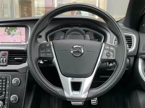 カタログ画像：Ｖ４０ （V40） Ｔ５ Ｒデザイン ファイナルエディション 2019年4月 DBA-MB420 2000cc クリスタルホワイトパール 燃費15.9km / l 内装