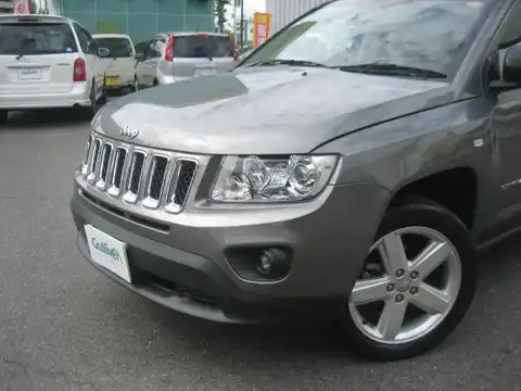 カタログ画像：ジープ・コンパス （JEEP COMPASS） リミテッド 2012年3月 ABA-MK49 2000cc ミネラルグレーメタリッククリアコート 燃費10.5km / l 外装