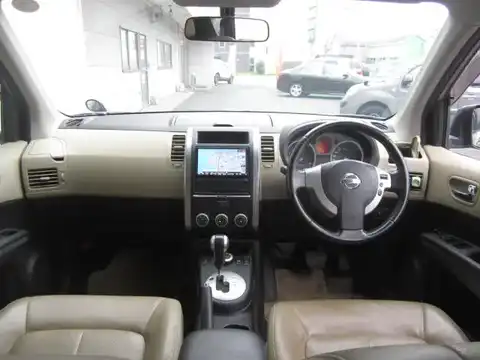 カタログ画像：エクストレイル （X-TRAIL） アクシス パフォーマンススペック 2009年12月 CBA-TNT31 2500cc ブレードシルバー（Ｍ）orダイヤモンドシルバー（Ｍ） 内装