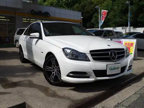 カタログ画像：Ｃクラス （C-CLASS） Ｃ１８０ 2013年8月 DBA-204049 1800cc ポーラーホワイト（Ｓ） 燃費14.4km / l フロント