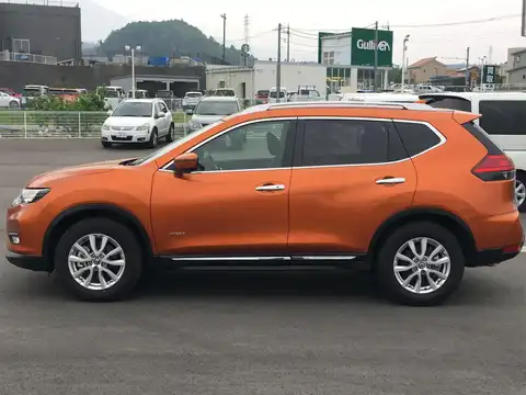 カタログ画像：エクストレイル （X-TRAIL） ２０Ｘ ハイブリッド 2017年6月 DAA-HT32 2000cc プレミアムコロナオレンジ（ＰＭ）orギャラクシーゴールド（ＴＭ） 燃費20.8km / l 外装