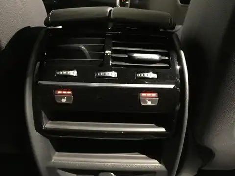 カタログ画像：５シリーズ （5 SERIES） ５４０ｉ ｘＤｒｉｖｅツーリング Ｍスポーツ 2018年1月 DBA-JM30 3000cc ブラック・サファイア（メタリック・カラー） 燃費11.9km / l 内装