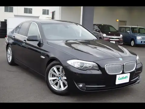 カタログ画像：５シリーズ （5 SERIES） ５２３ｉ 2010年7月 DBA-FP25 2500cc ブラック・サファイア・メタリック 燃費11.2km / l メイン（その他）