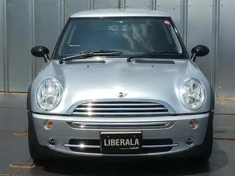 カタログ画像：ＭＩＮＩ （MINI） ワン セブン 2006年2月 GH-RA16 1600cc アストロ・ブラック（メタリック） 燃費11.8km / l フロント