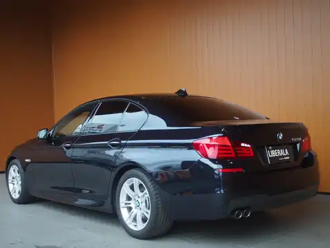 カタログ画像：５シリーズ （5 SERIES） ５２３ｉ Ｍスポーツパッケージ 2011年10月 DBA-XG20 2000cc 燃費14.2km / l バック