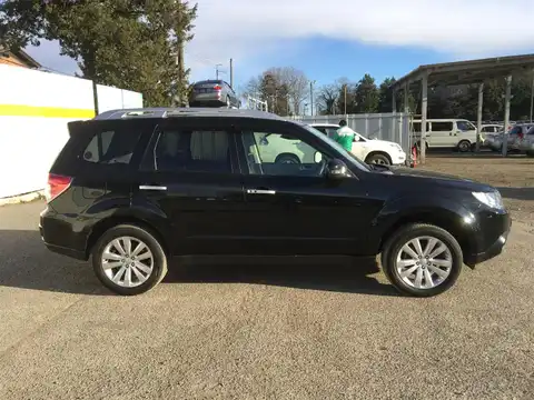 カタログ画像：フォレスター （FORESTER） ２．０ＸＳ プレミアムセレクション 2010年10月 DBA-SHJ 2000cc オブシディアンブラック・パール 燃費13.6km / l 外装