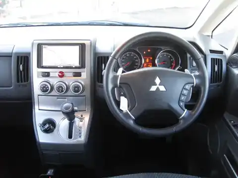 カタログ画像：デリカＤ：５ （DELICA D:5） ローデスト Ｇ パワーパッケージ 2009年1月 DBA-CV5W 2400cc ブラックマイカ 内装