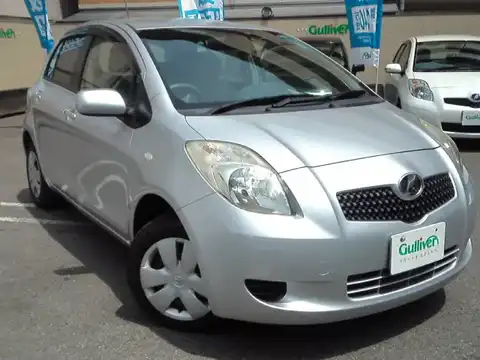 カタログ画像：ヴィッツ （VITZ） Ｆ クリームコレクション 2005年8月 CBA-NCP95 1300cc シルバーマイカメタリック 燃費16.0km / l メイン（その他）