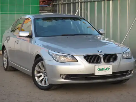 カタログ画像：５シリーズ （5 SERIES） ５３０ｉ 2007年6月 ABA-NU30 3000cc チタン・シルバーメタリック 燃費9.4km / l メイン（その他）