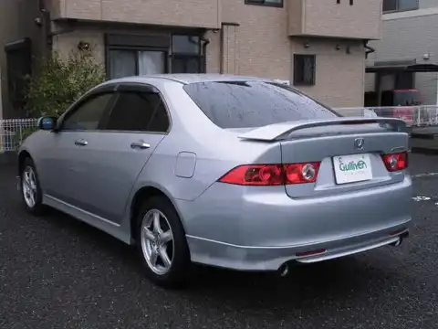 カタログ画像：アコード （ACCORD） ２４ＴＬ 2004年10月 ABA-CL9 2400cc サテンシルバー・メタリック 燃費12.0km / l バック