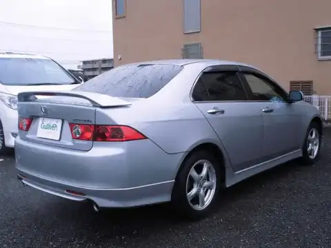 カタログ画像：アコード （ACCORD） ２４ＴＬ 2004年10月 ABA-CL9 2400cc サテンシルバー・メタリック 燃費12.0km / l バック