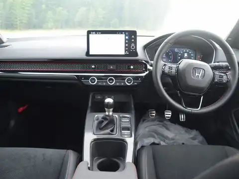 カタログ画像：シビック （CIVIC） タイプＲ レーシングブラックパッケージ 2025年9月 6BA-FL5 2000cc チャンピオンシップホワイト 燃費12.5km / l フロント