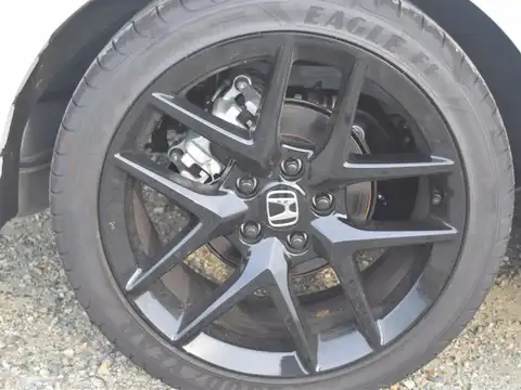 カタログ画像：シビック （CIVIC） タイプＲ レーシングブラックパッケージ 2025年9月 6BA-FL5 2000cc チャンピオンシップホワイト 燃費12.5km / l タイヤ