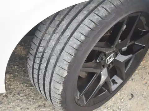 カタログ画像：シビック （CIVIC） タイプＲ レーシングブラックパッケージ 2025年9月 6BA-FL5 2000cc チャンピオンシップホワイト 燃費12.5km / l タイヤ