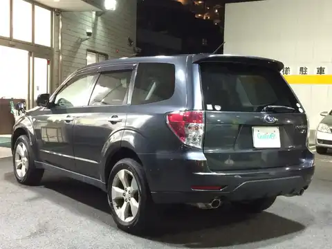 カタログ画像：フォレスター （FORESTER） ２．０ＸＴ プラチナレザーセレクション 2007年12月 CBA-SH5 2000cc ダークグレー・メタリック 燃費12.2km / l バック