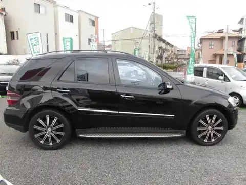 カタログ画像：Ｍクラス （M-CLASS） ＭＬ３５０ ４マチック 2007年12月 DBA-164186 3500cc オブシディアンブラック（Ｍ） 燃費7.9km / l 外装