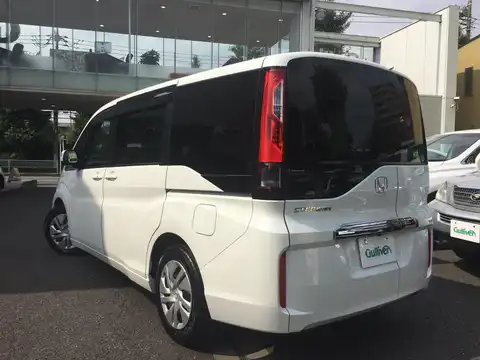 カタログ画像：ステップワゴン （STEPWAGON） Ｇ 2017年9月 DBA-RP1 1500cc プラチナホワイト・パール 燃費16.2km / l バック