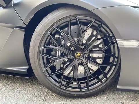 カタログ画像：レヴエルト （REVUELTO） ベースグレード 2023年3月 7LA-ZMREV 6500cc タイヤ