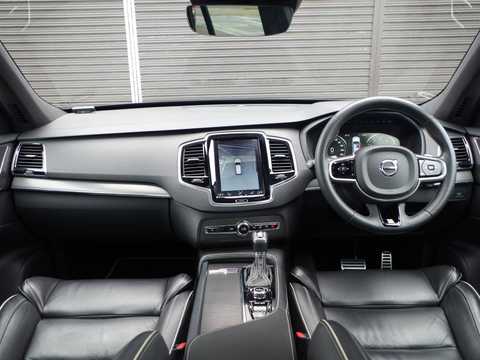 カタログ画像：ＸＣ９０ （XC90） Ｔ８ ツインエンジン ＡＷＤ エクセレンス 2018年8月 DLA-LB420XCPA 2000cc オニキスブラックメタリック 燃費13.7km / l フロント