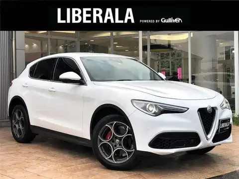 カタログ画像：ステルヴィオ （STELVIO） ２．０ターボ Ｑ４スポーツパッケージ 2019年12月 ABA-94920 2000cc アルファ ホワイト 燃費11.8km / l メイン（その他）