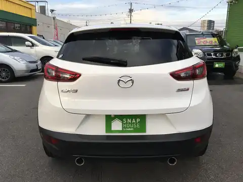 カタログ画像：ＣＸ－３ （CX-3） ＸＤ 2015年12月 LDA-DK5AW 1500cc クリスタルホワイトパールマイカ 燃費21.0km / l バック