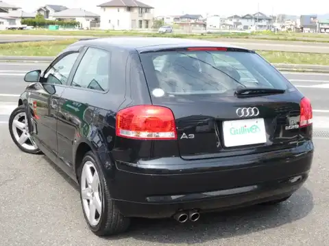 カタログ画像：Ａ３ （A3） ３．２クワトロ 2003年12月 GH-8PBDBF 3200cc 燃費9.7km / l バック