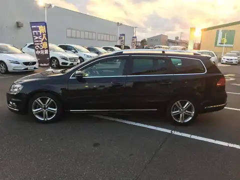 カタログ画像：パサートヴァリアント （PASSAT VARIANT） Ｒラインエディション 2015年1月 DBA-3CCAX 1400cc ディープブラックパールエフェクト 燃費17.6km / l 外装