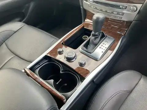 カタログ画像：フーガ （FUGA） ３７０ＧＴ ＦＯＵＲ 2020年1月 5BA-KNY51 3700cc スーパーブラック 燃費8.3km / l 内装